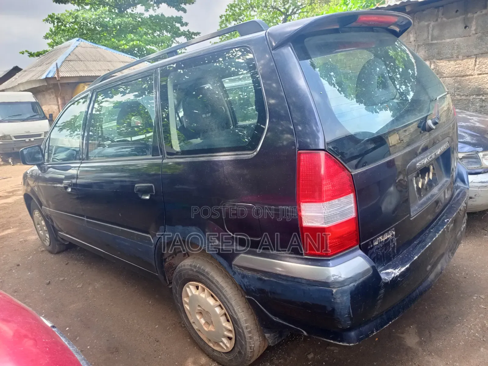 Mitsubishi SpaceWagon 2001 Black