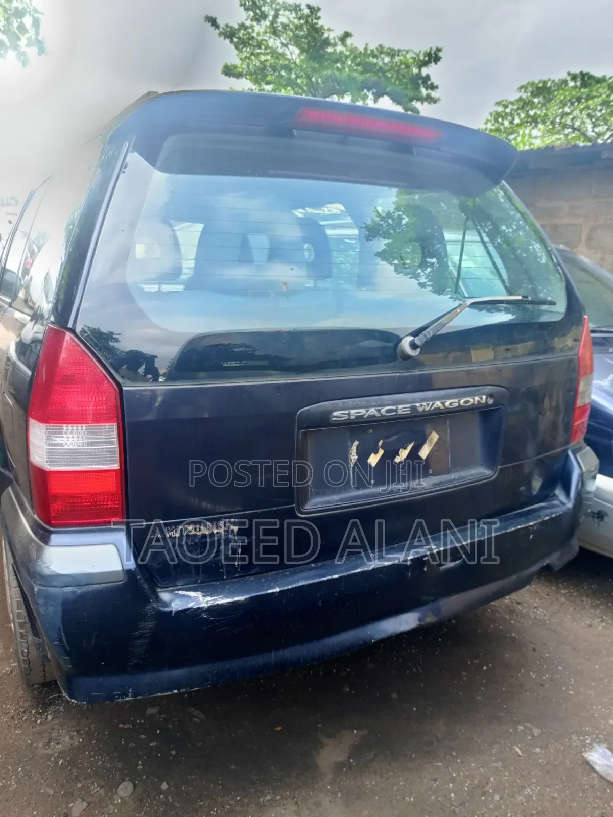 Mitsubishi SpaceWagon 2001 Black