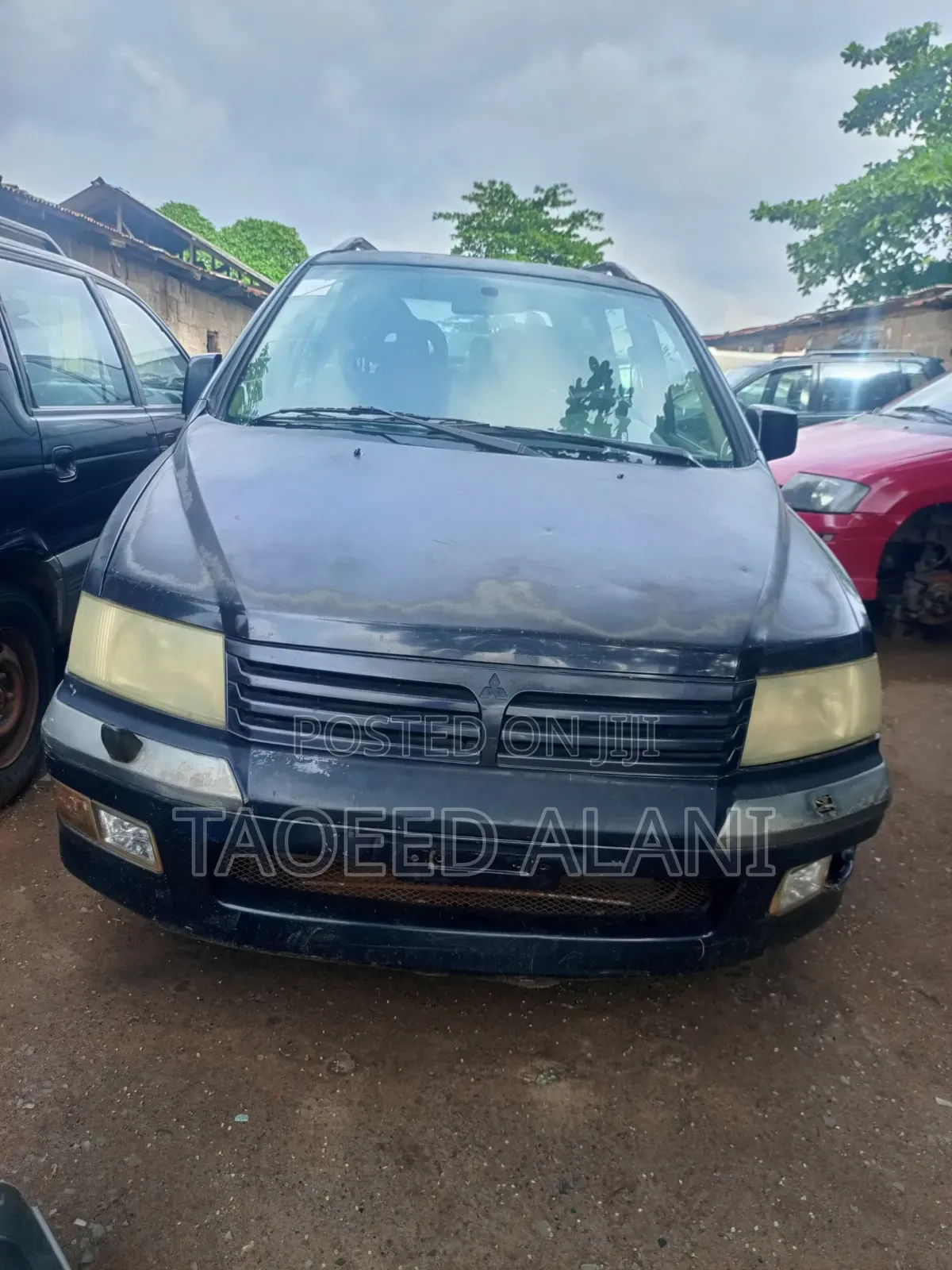 Mitsubishi SpaceWagon 2001 Black