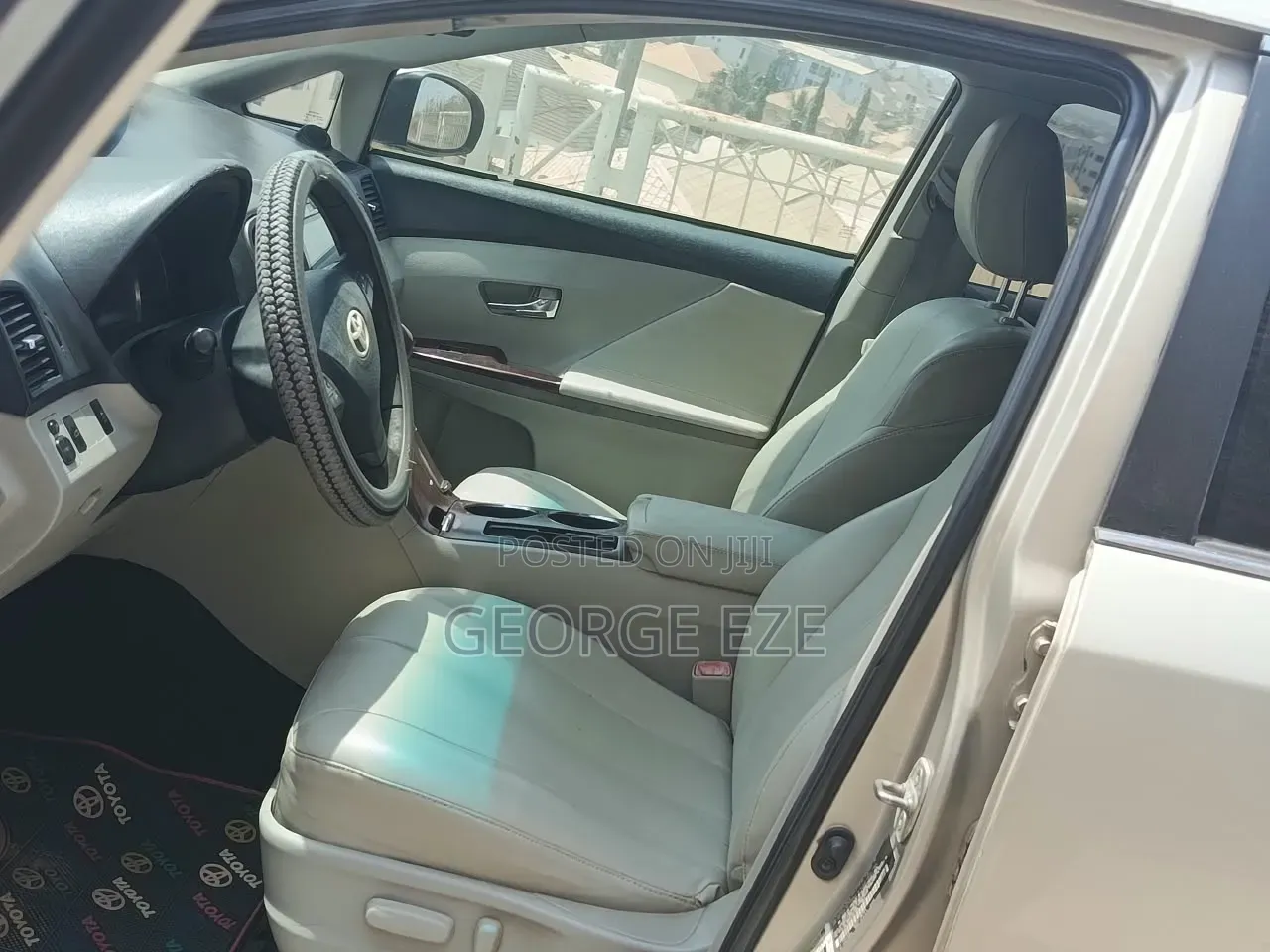 Toyota Venza 2010 Gold