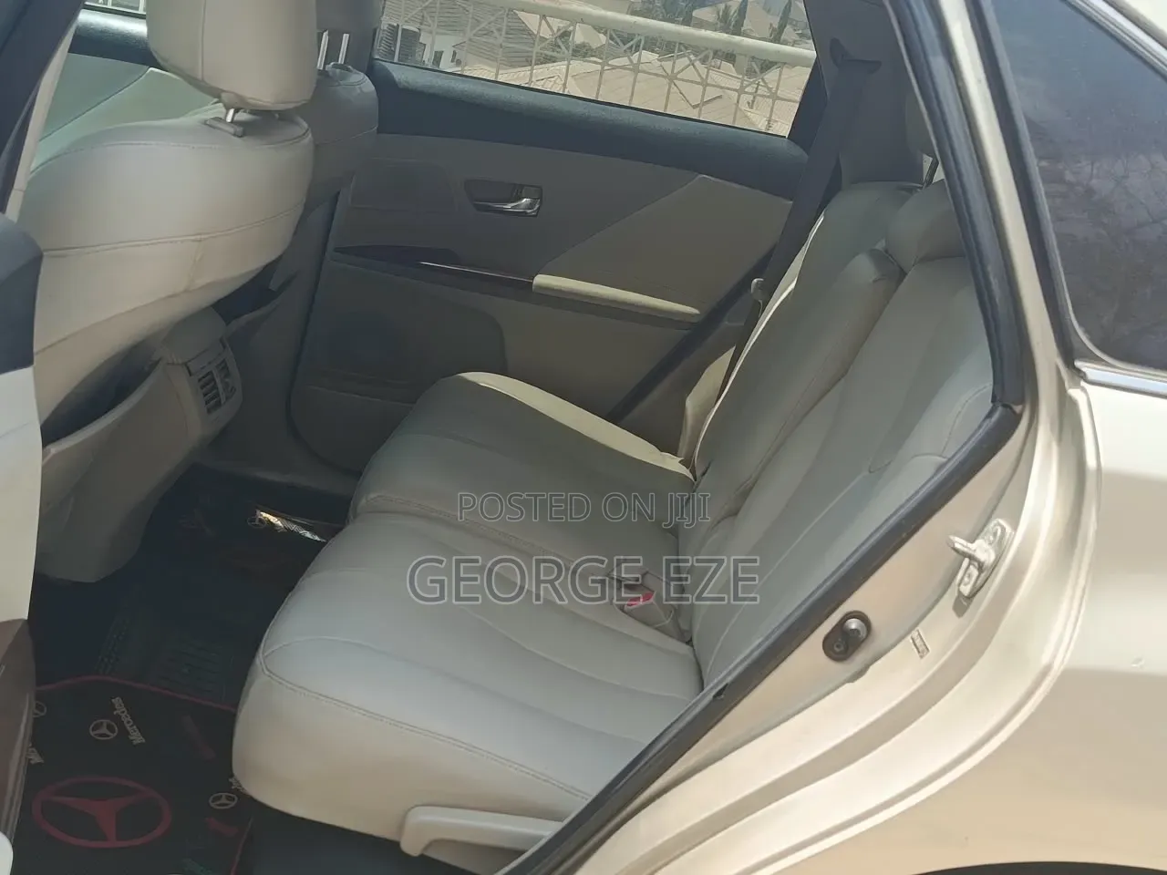 Toyota Venza 2010 Gold