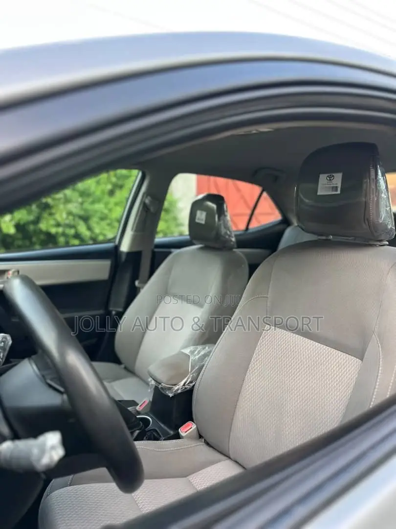 Toyota Corolla L 4dr Sedan (1.8L 4cyl 4A) 2015 Silver