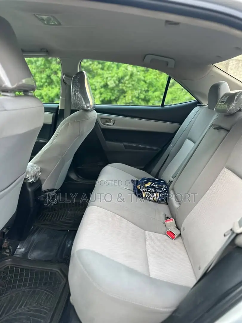 Toyota Corolla L 4dr Sedan (1.8L 4cyl 4A) 2015 Silver