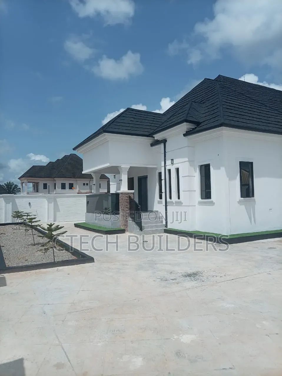 4bdrm Apartment in Benin City for sale
