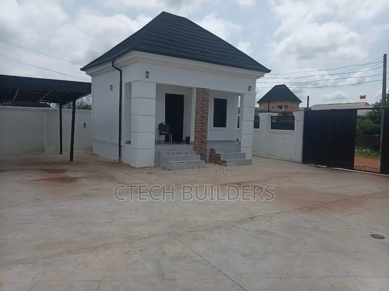 4bdrm Apartment in Benin City for sale