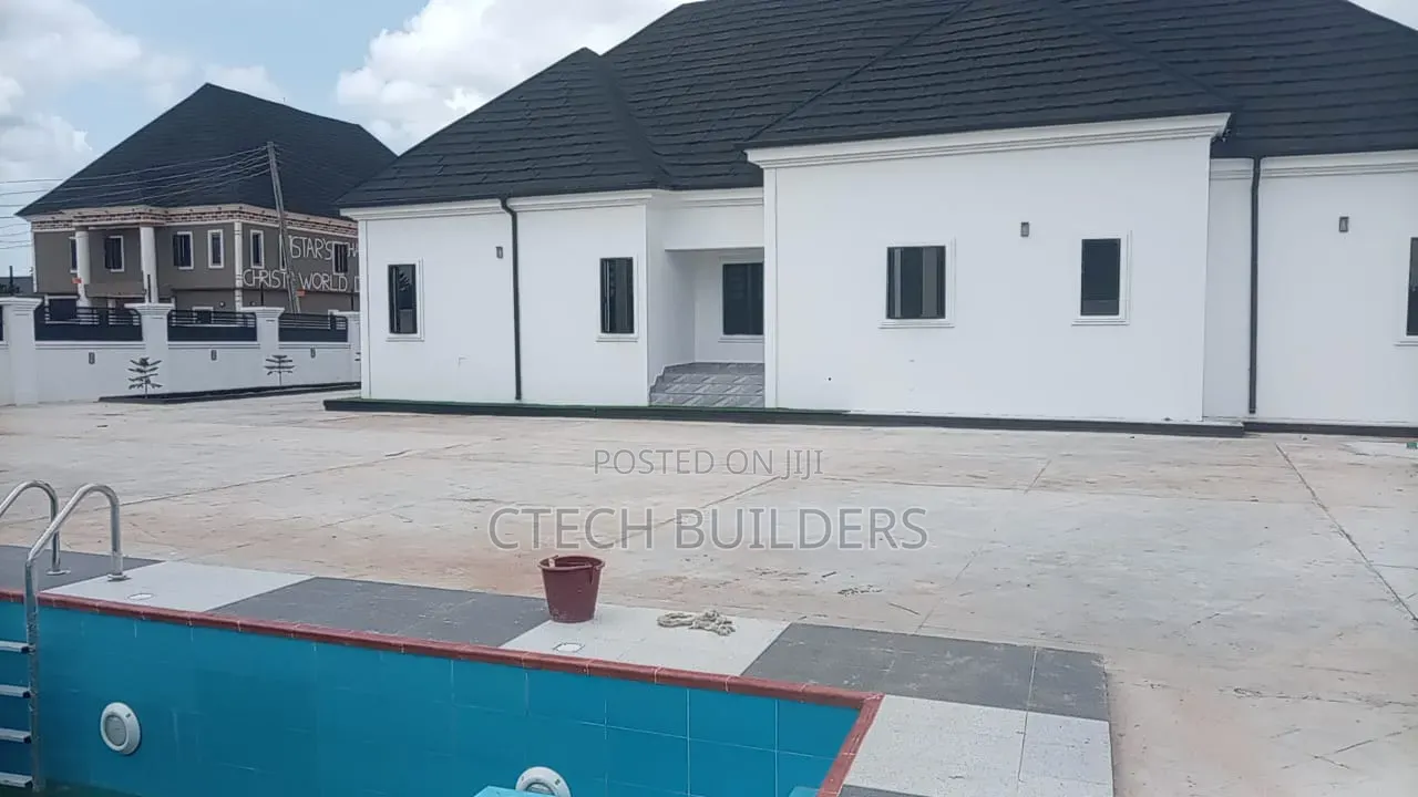 4bdrm Apartment in Benin City for sale