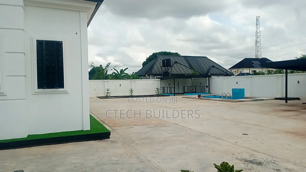 4bdrm Apartment in Benin City for sale