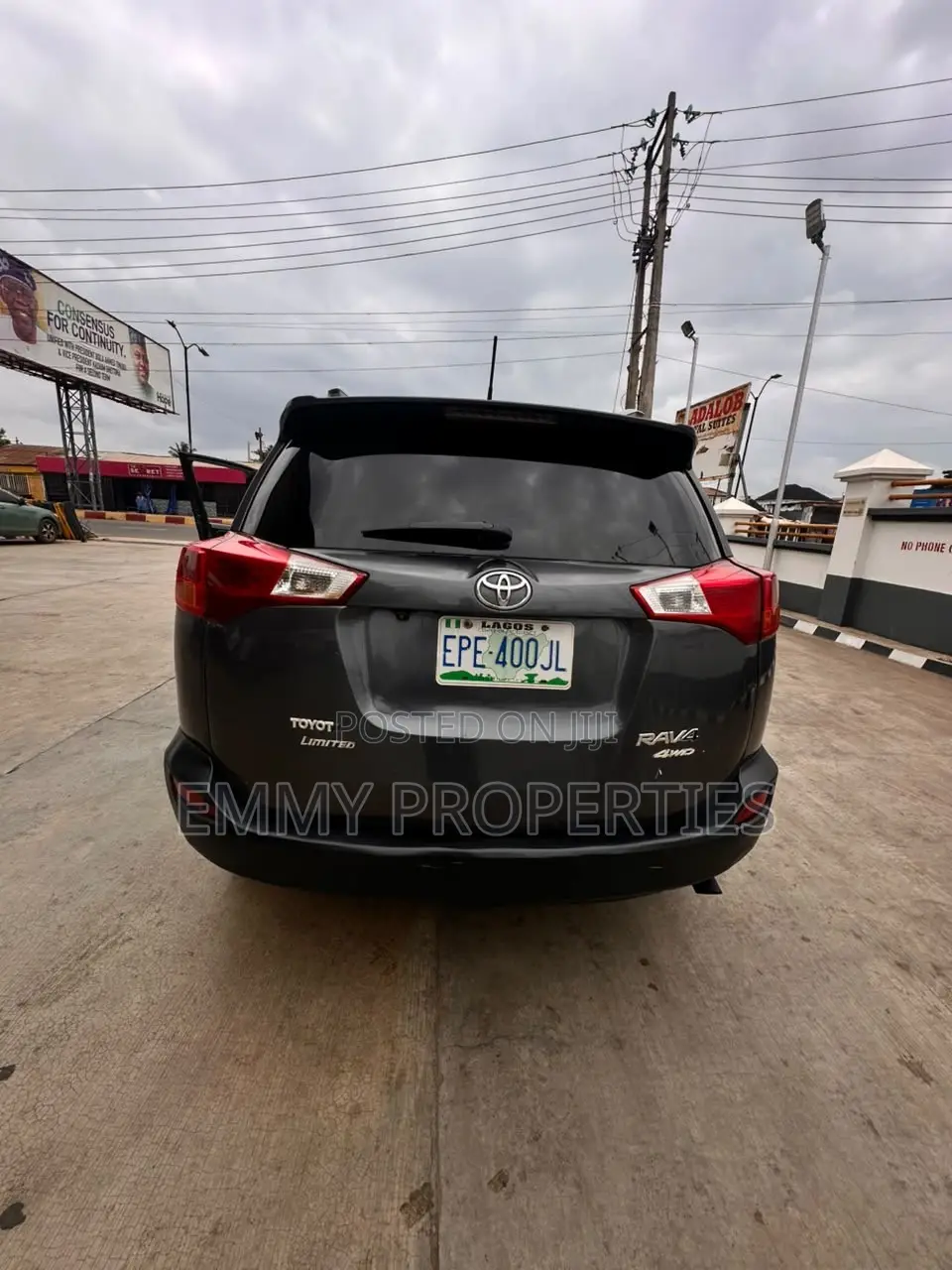 Toyota RAV4 Limited 4dr SUV (2.5L 4cyl 6A) 2015 Gray