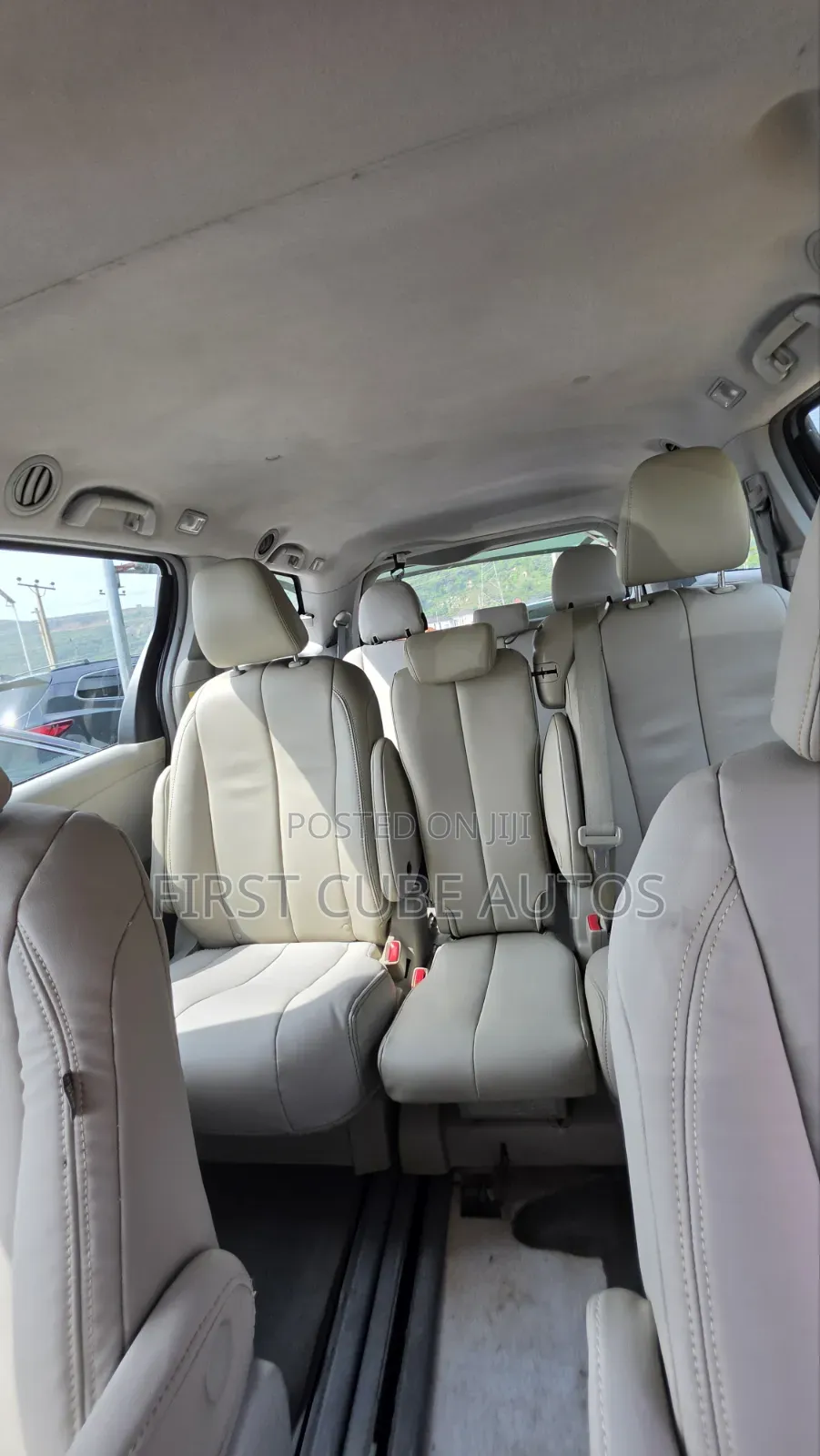 Toyota Sienna LE 8 Passenger 2012 White