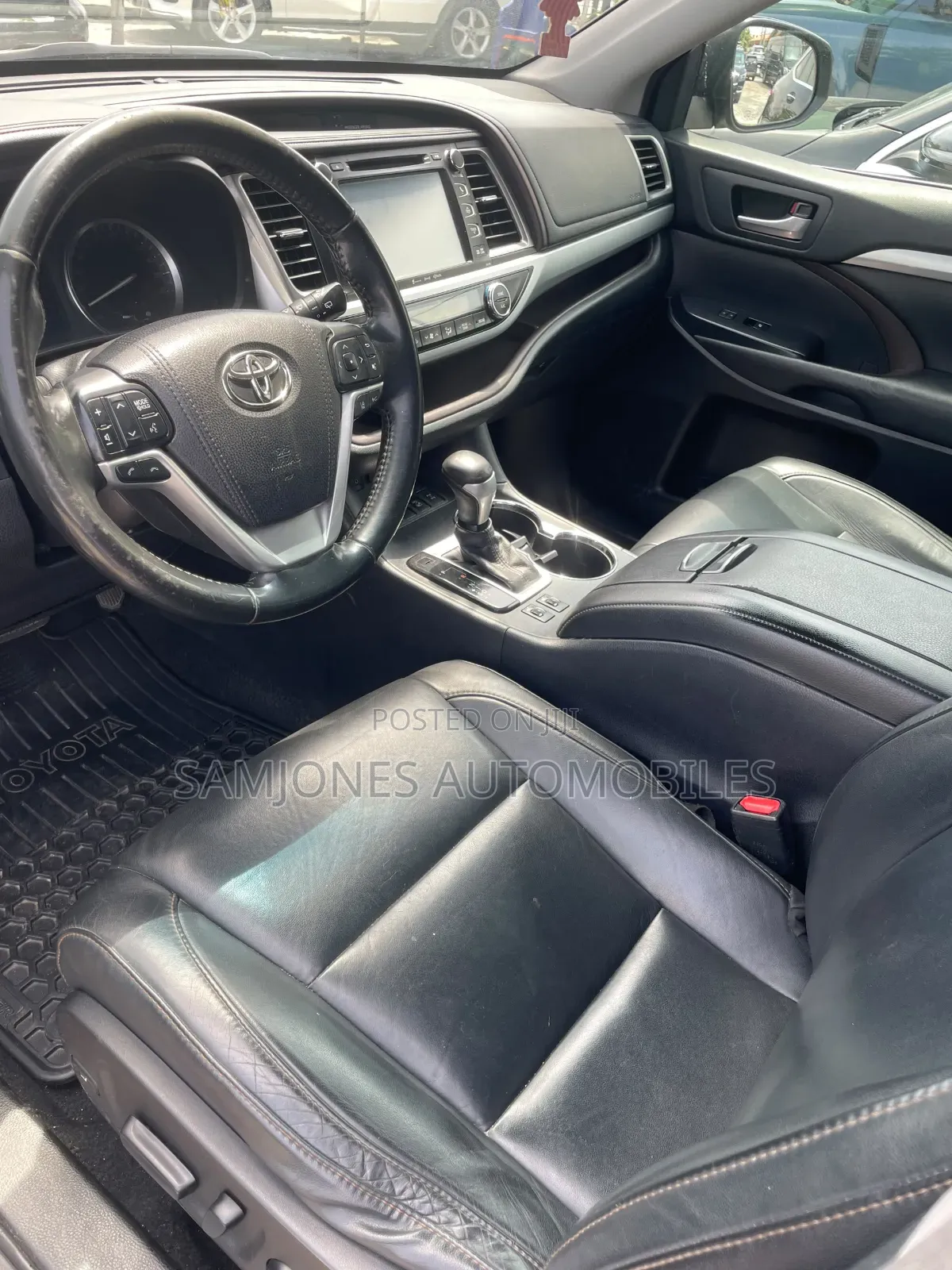 Toyota Highlander XLE 4x4 V6 (3.5L 6cyl 8A) 2017 Black