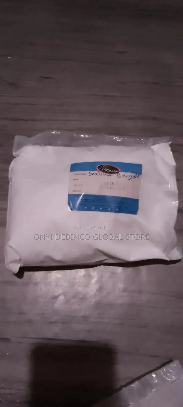 Powder Sodium Benzoate in Food and Cosmetics Industr 1kg