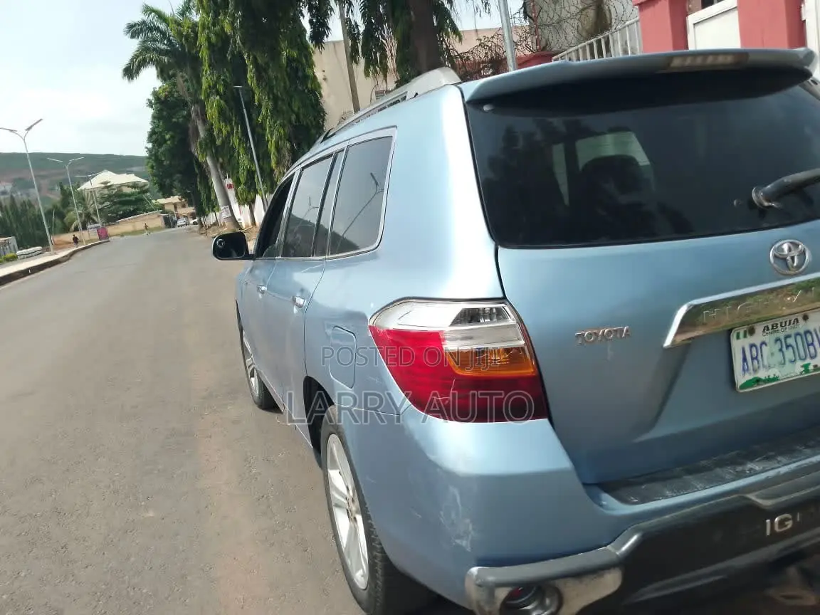 Toyota Highlander 2010 Blue