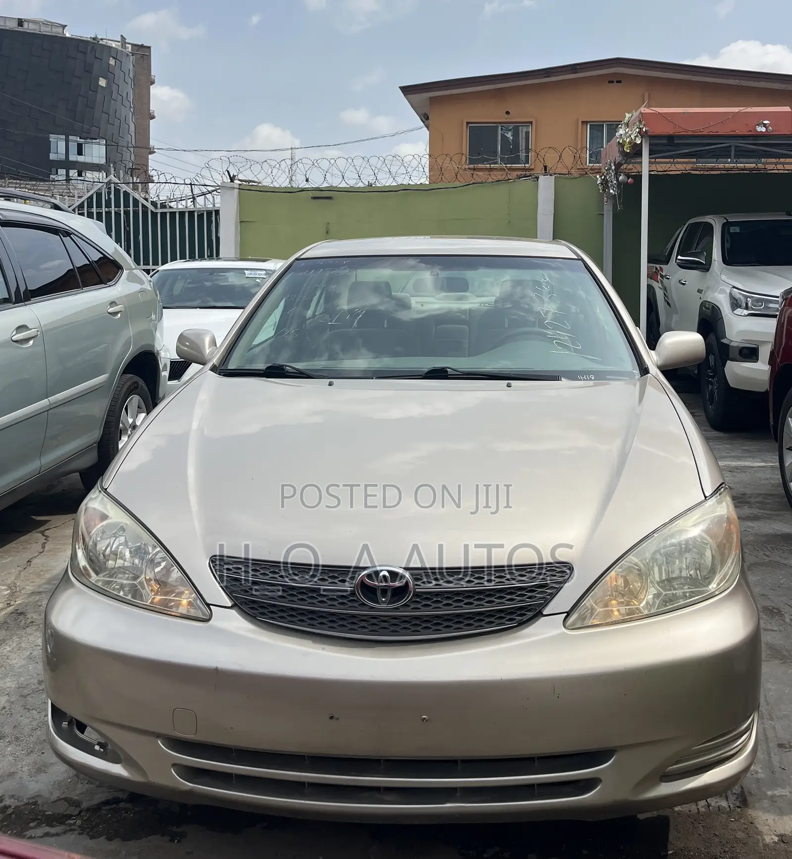 Toyota Camry LE 4dr Sedan (2.4L 4cyl 5M) 2003 Gold
