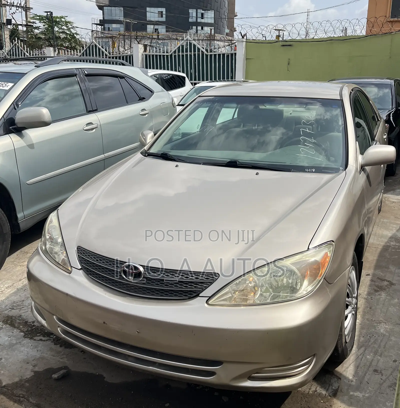 Toyota Camry LE 4dr Sedan (2.4L 4cyl 5M) 2003 Gold