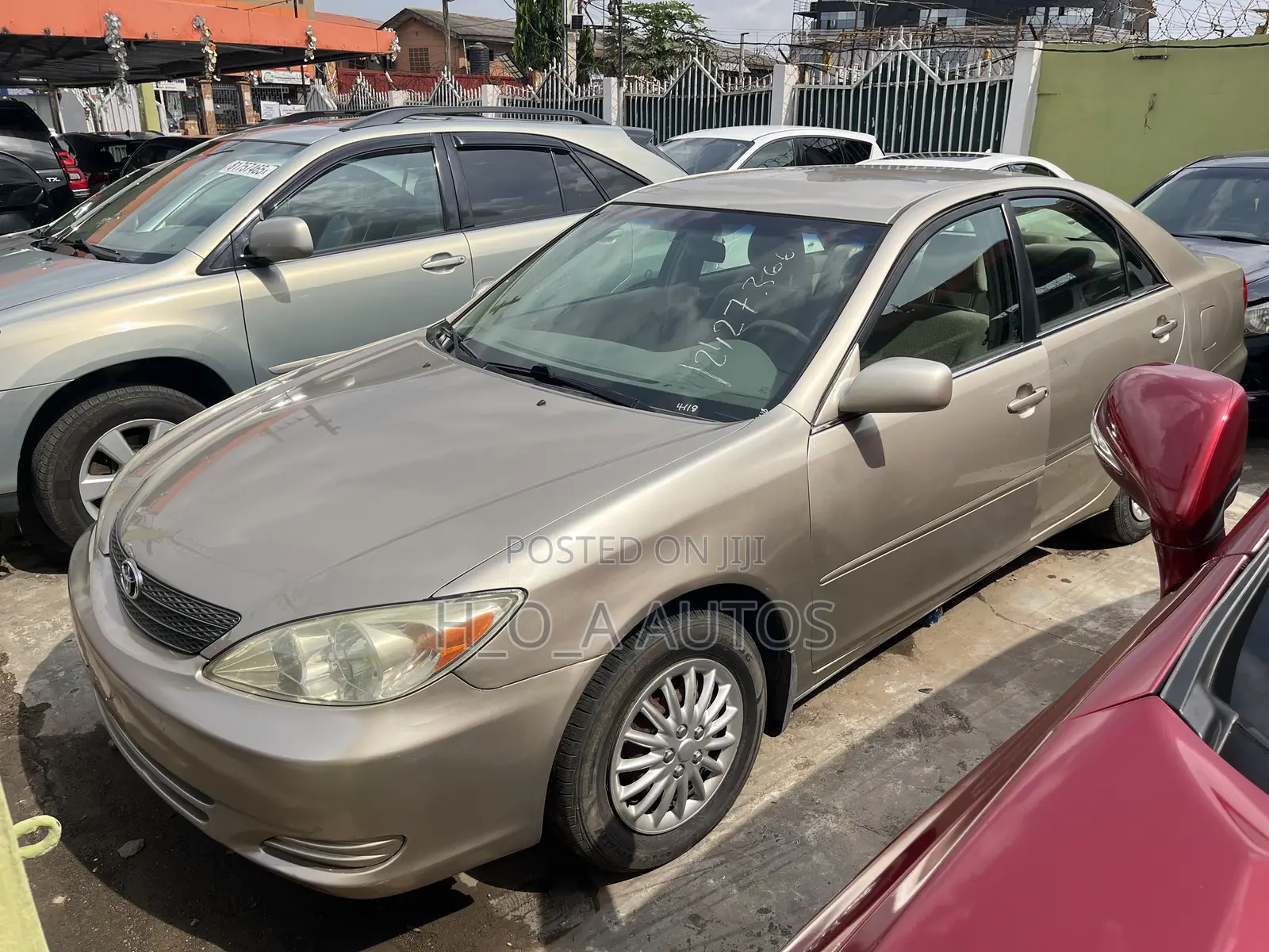 Toyota Camry LE 4dr Sedan (2.4L 4cyl 5M) 2003 Gold