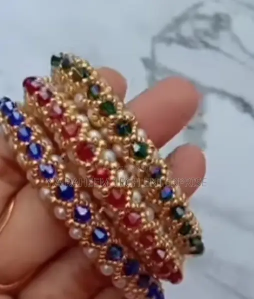 Handcrafted Beaded Pearl & Crystal Bracelet Elegant & Stylish Jewelry