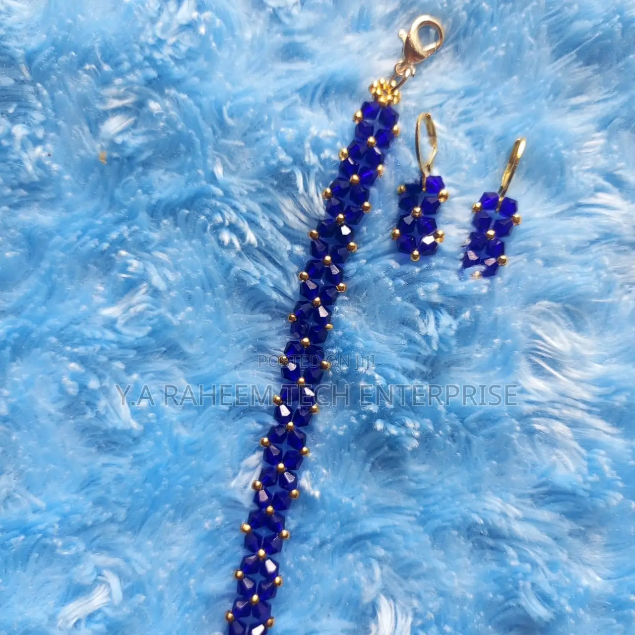 Handcrafted Beaded Pearl & Crystal Bracelet Elegant & Stylish Jewelry