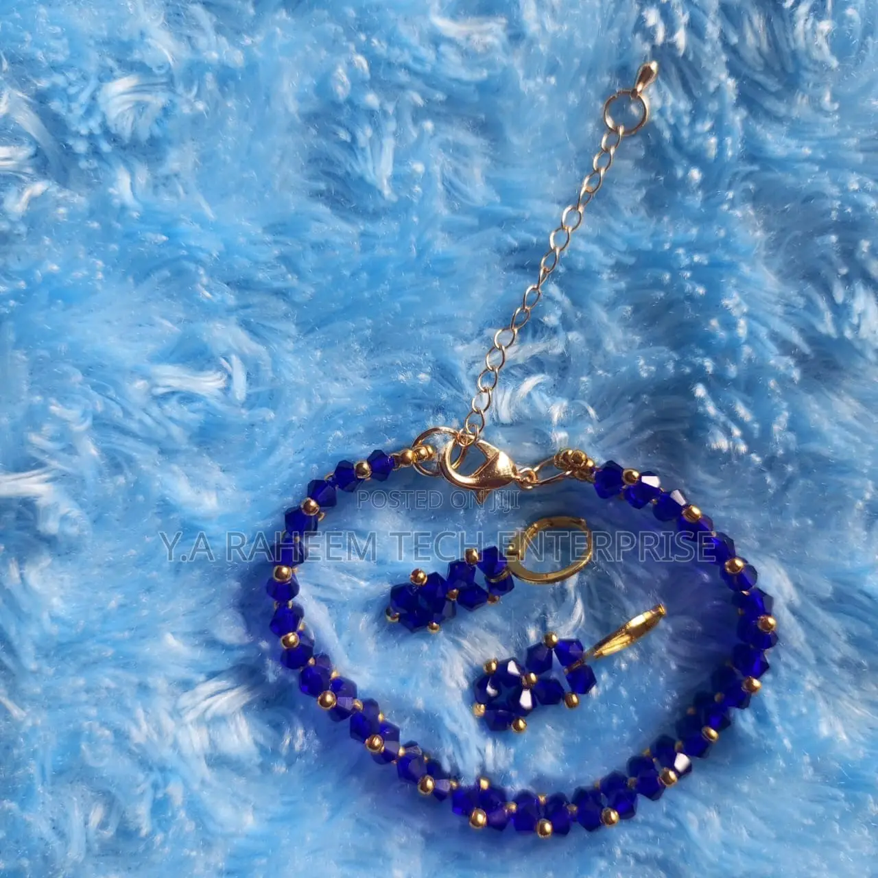 Handcrafted Beaded Pearl & Crystal Bracelet Elegant & Stylish Jewelry
