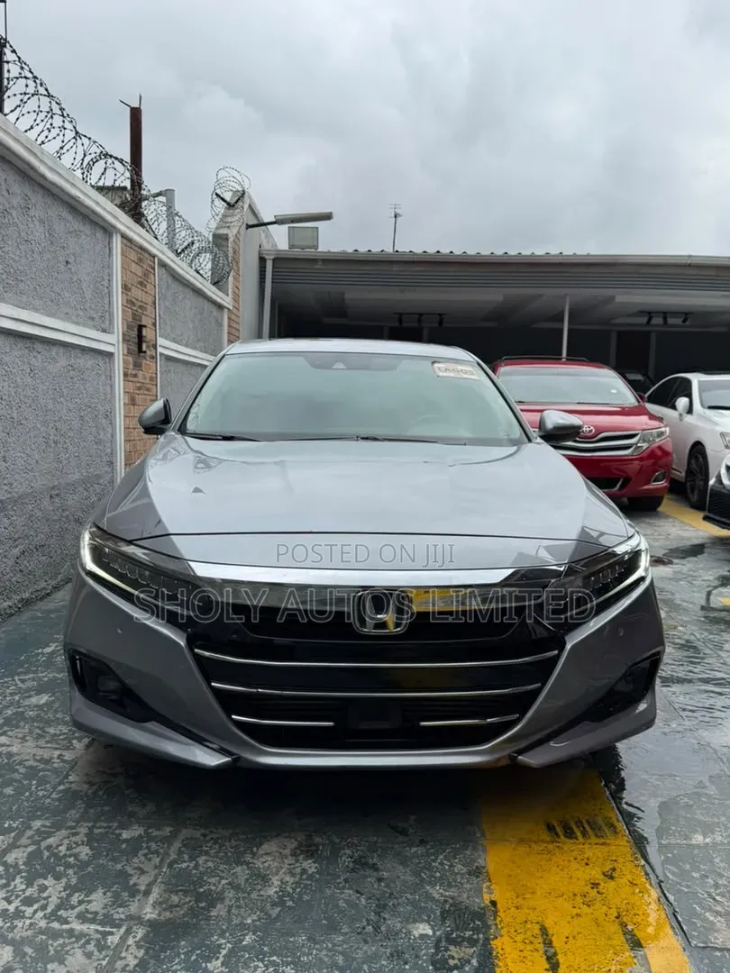 Honda Accord Touring 2.0T 2022 Silver