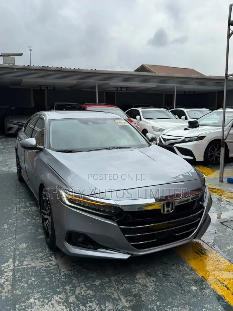 Honda Accord Touring 2.0T 2022 Silver