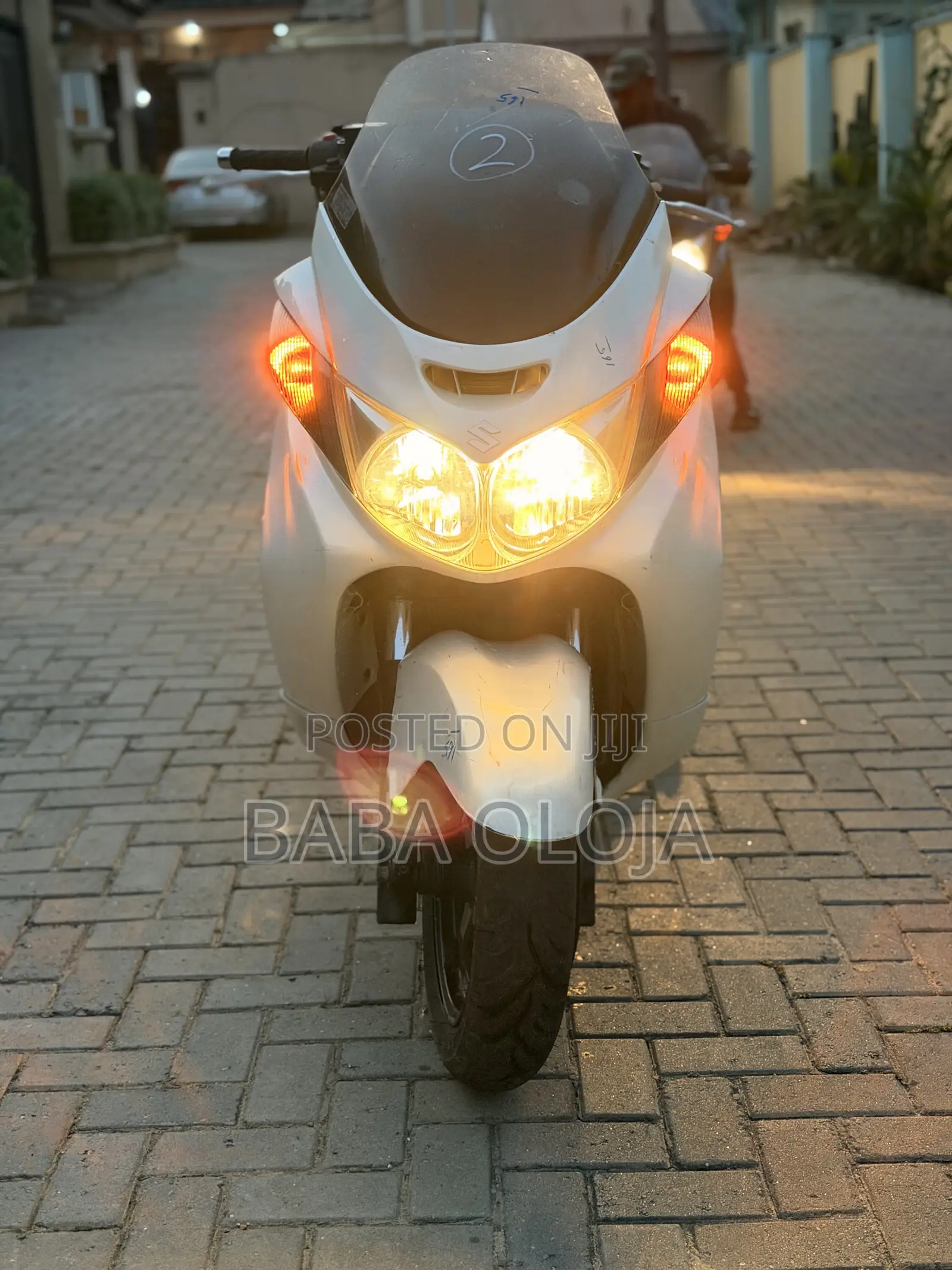 Suzuki Burgman 2015 White