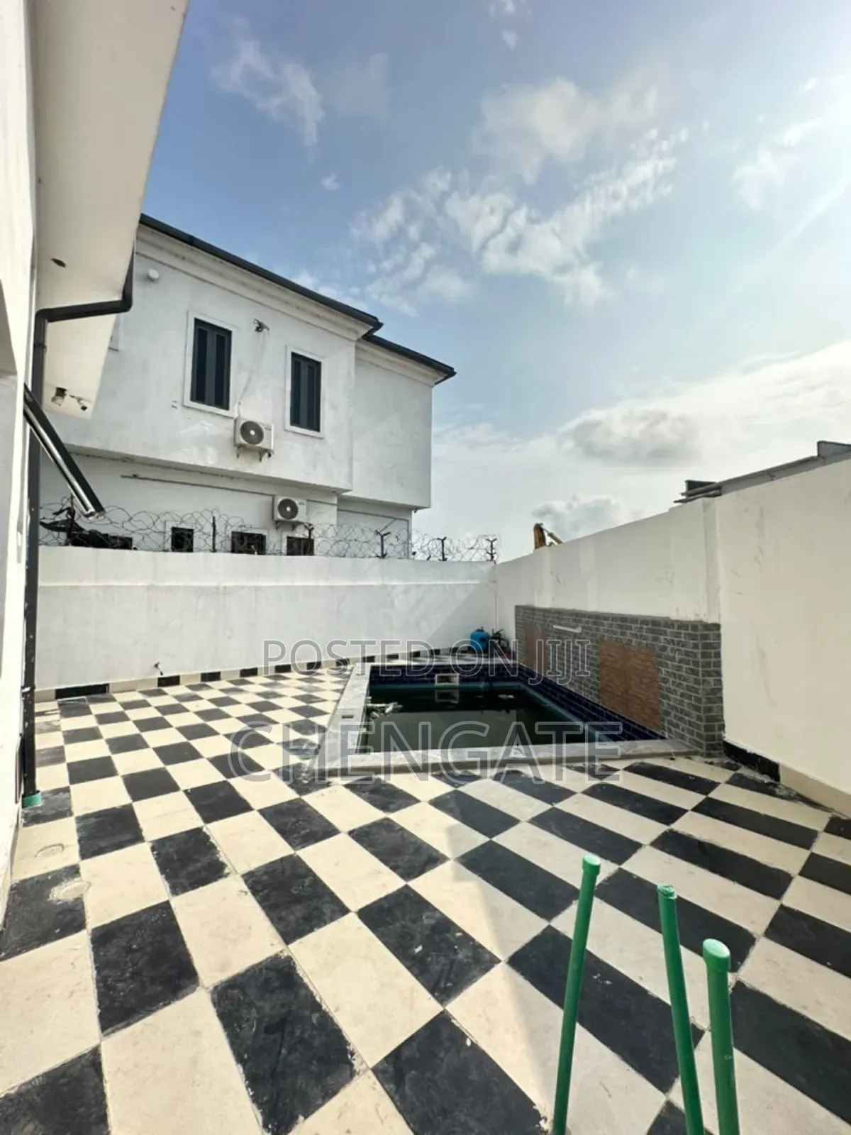 5bdrm Duplex in Lekki Expressway for sale