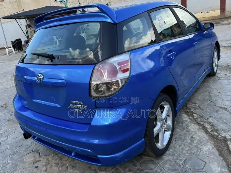 Toyota Matrix XR Hatchback FWD (1.8L 4cyl 4A) 2007 Blue