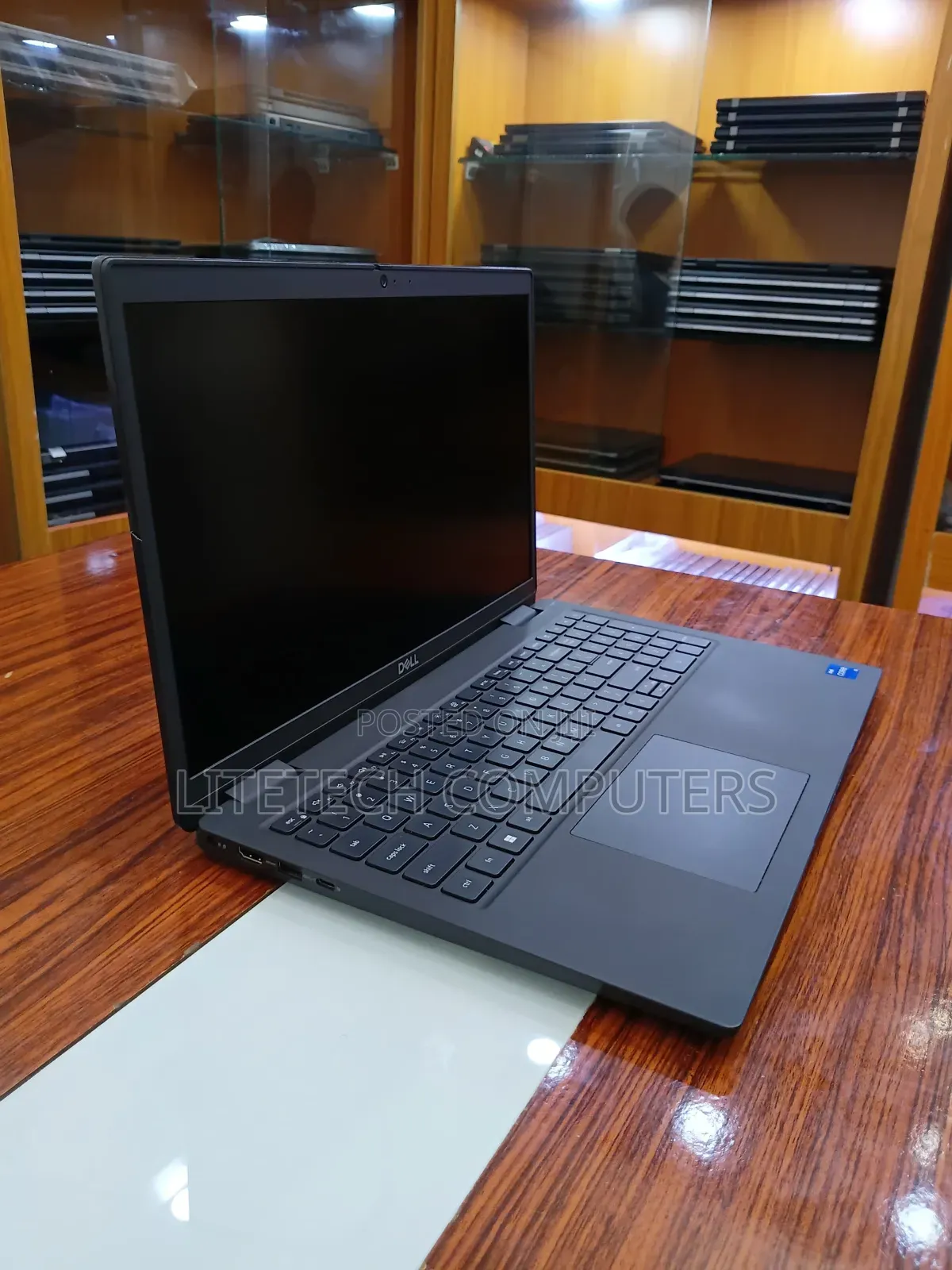 Laptop Dell Latitude 3520 8GB Intel Core i5 SSHD (Hybrid) 256GB