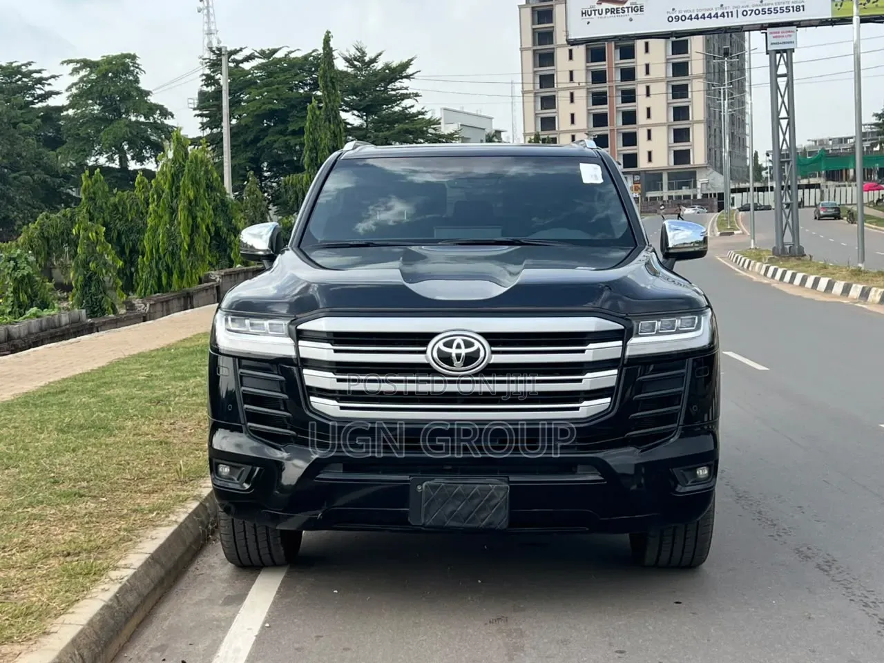 Toyota Land Cruiser LC300 2025 Black