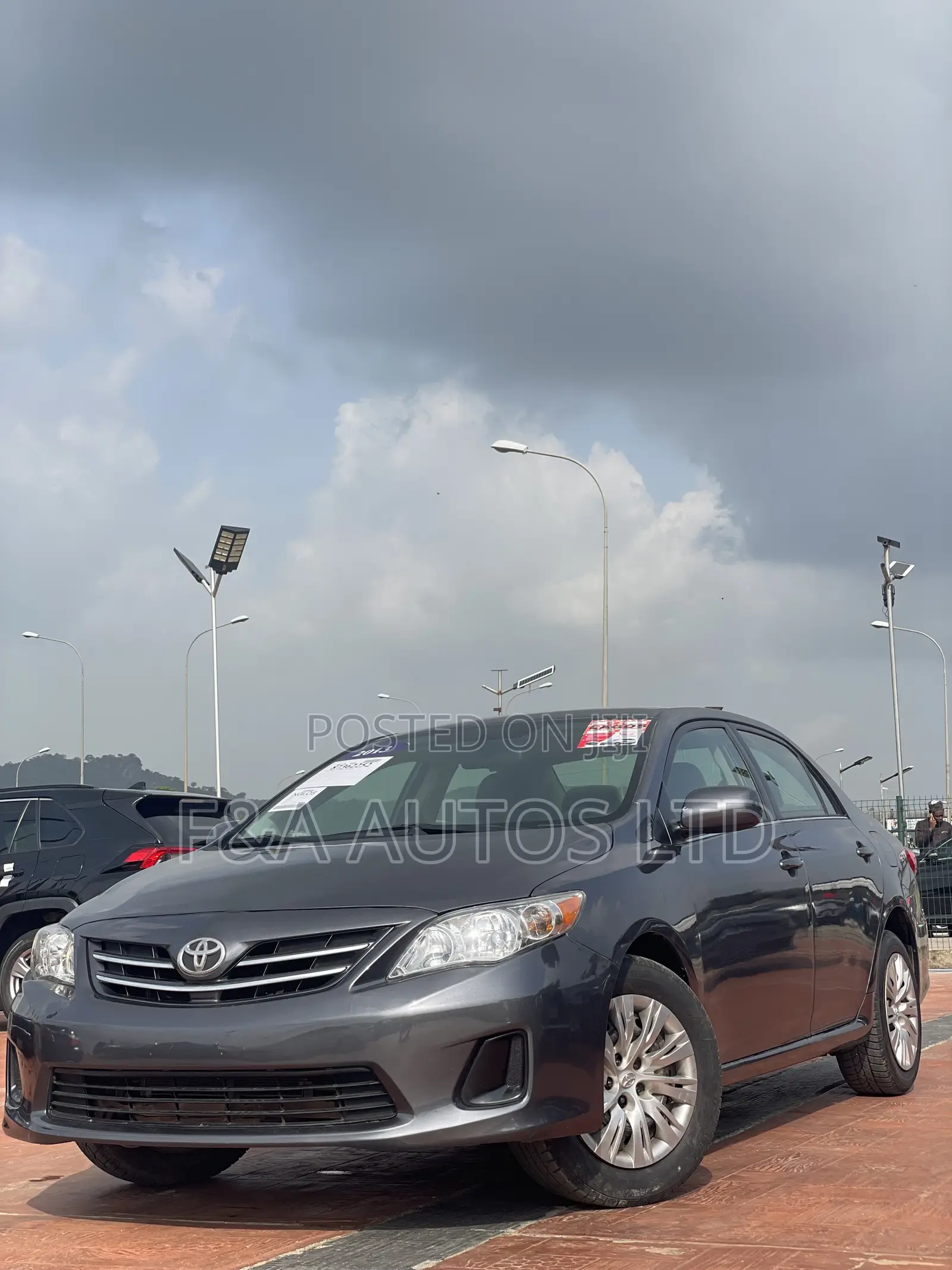 Toyota Corolla LE 4dr Sedan (1.8L 4cyl 4A) 2013 Gray
