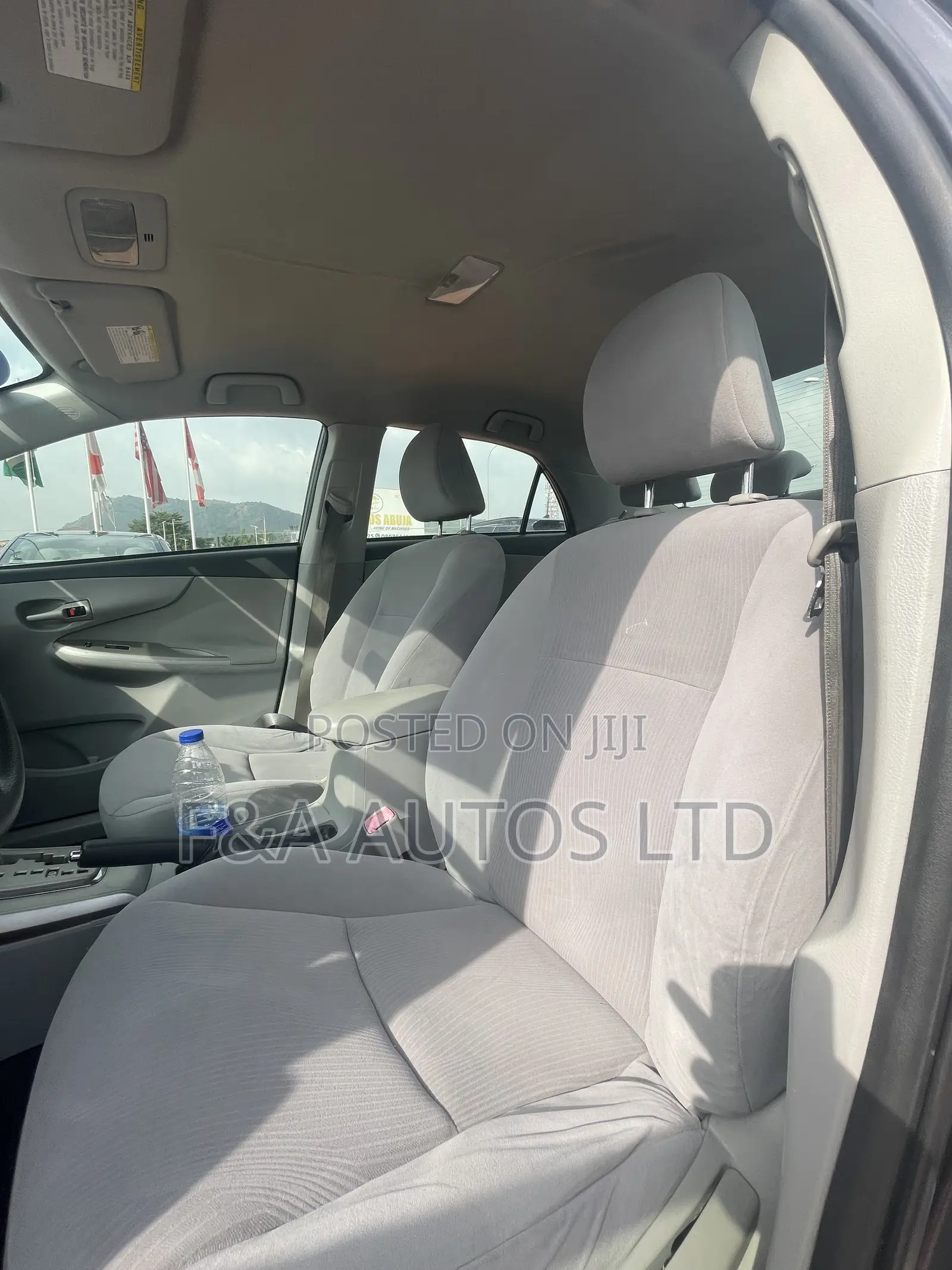 Toyota Corolla LE 4dr Sedan (1.8L 4cyl 4A) 2013 Gray