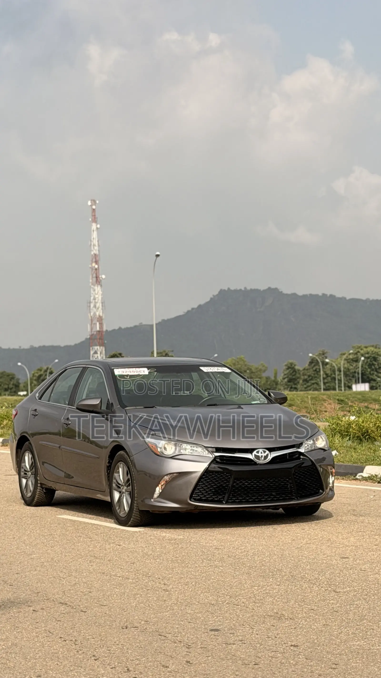 Toyota Camry SE 4dr Sedan (2.5L 4cyl 6A) 2017 Silver