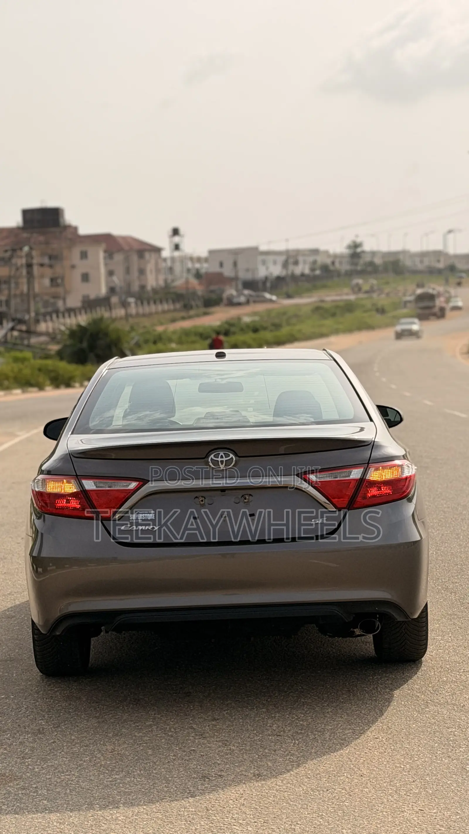 Toyota Camry SE 4dr Sedan (2.5L 4cyl 6A) 2017 Silver