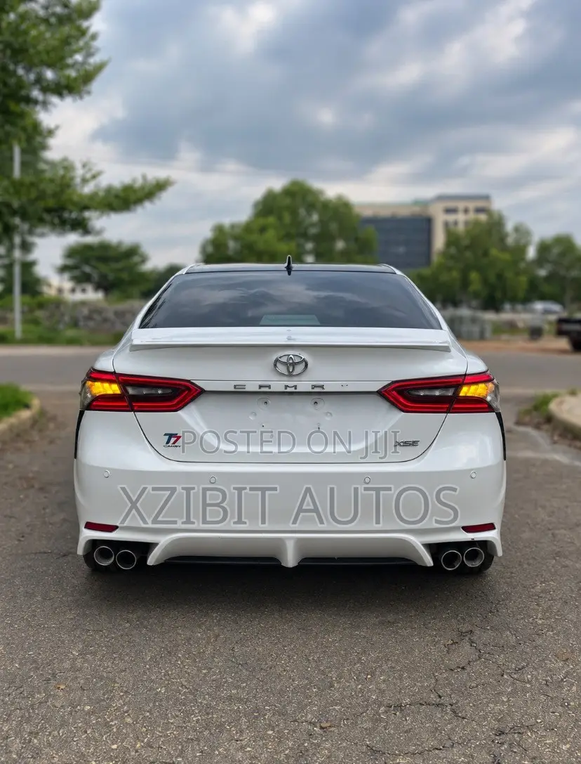 Toyota Camry XSE 2021 White