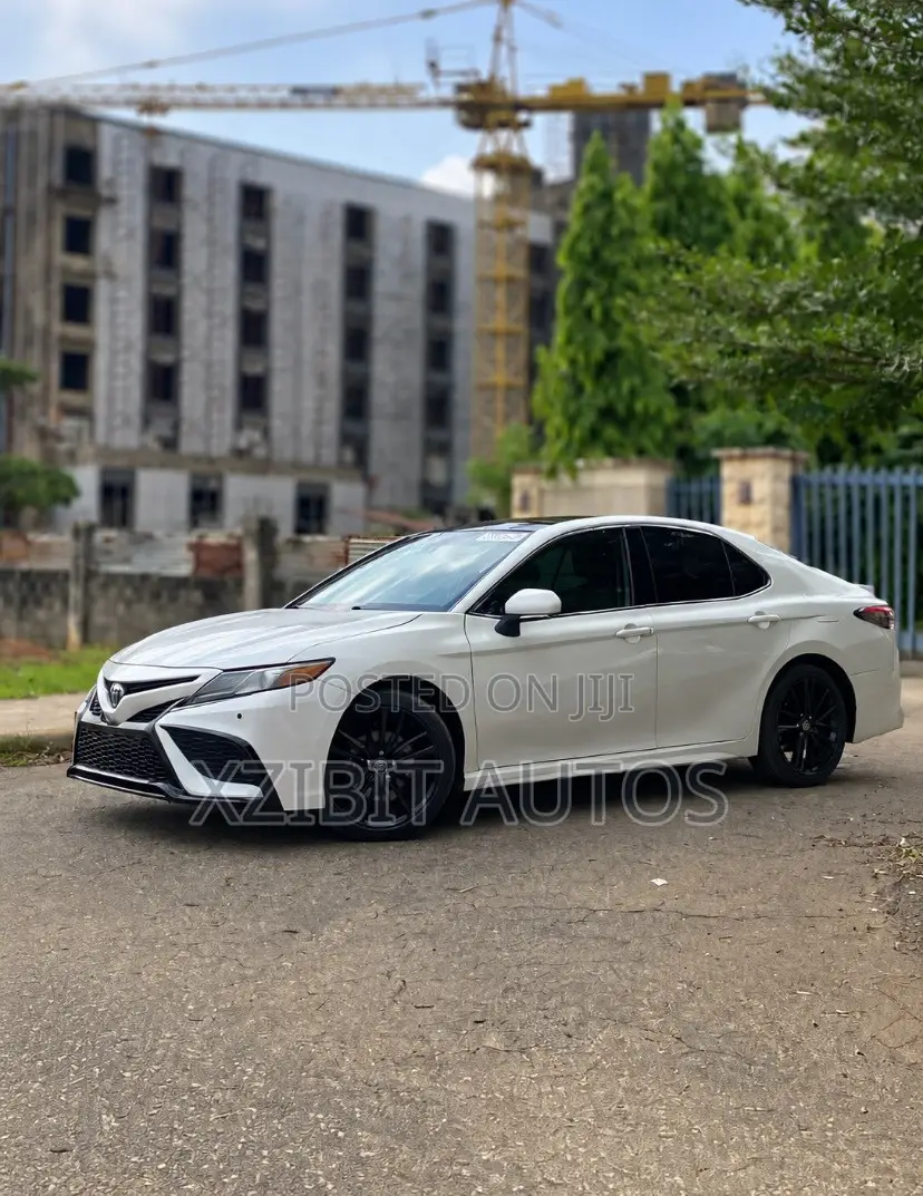 Toyota Camry XSE 2021 White
