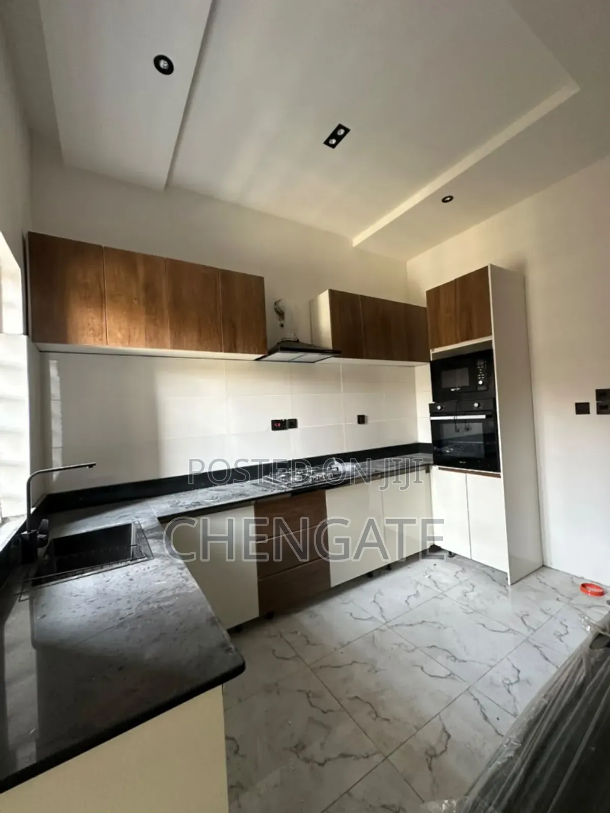 Furnished 2bdrm Apartment in Ikate for sale