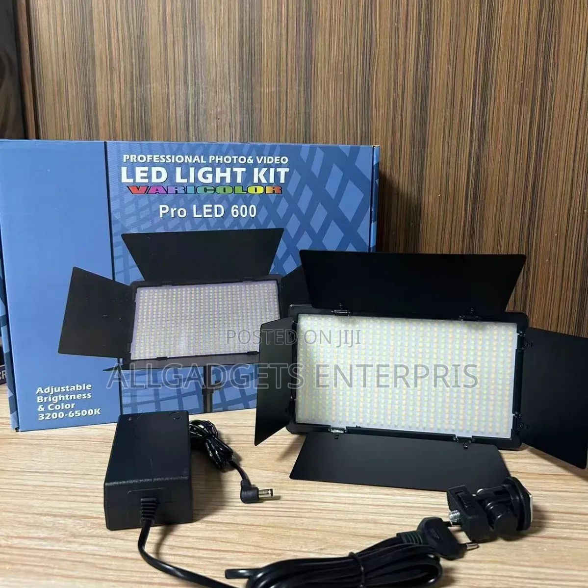 Led 800 Pro New With Battery and Stand