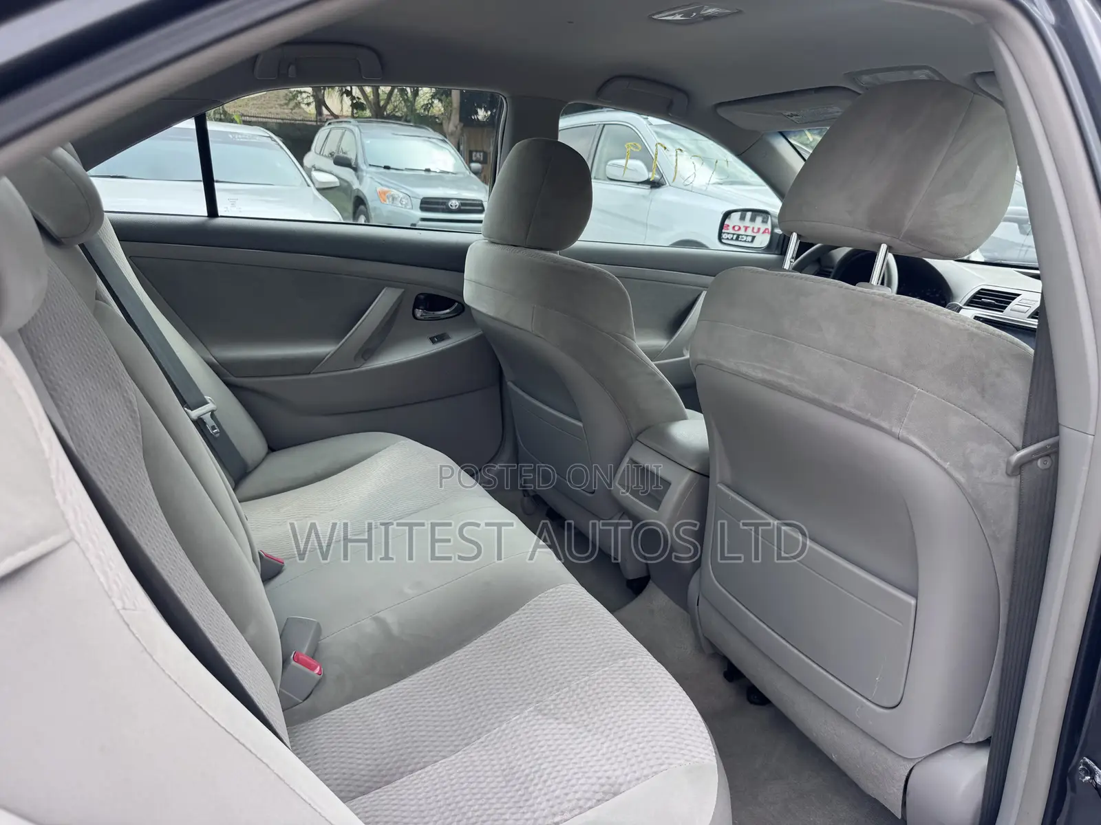 Toyota Camry LE 4dr Sedan (2.5L 4cyl 6AM) 2010 Gray