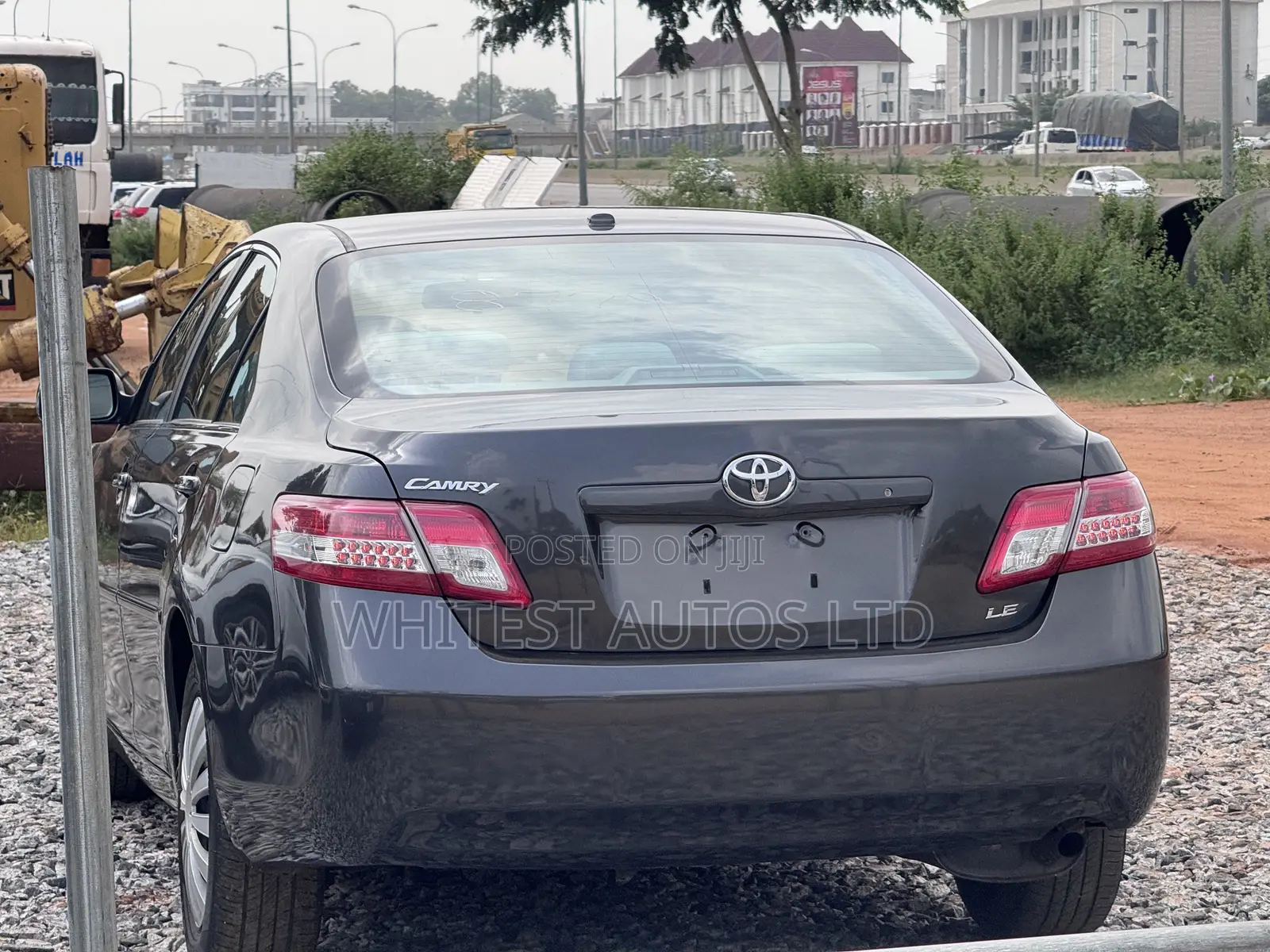 Toyota Camry LE 4dr Sedan (2.5L 4cyl 6AM) 2010 Gray