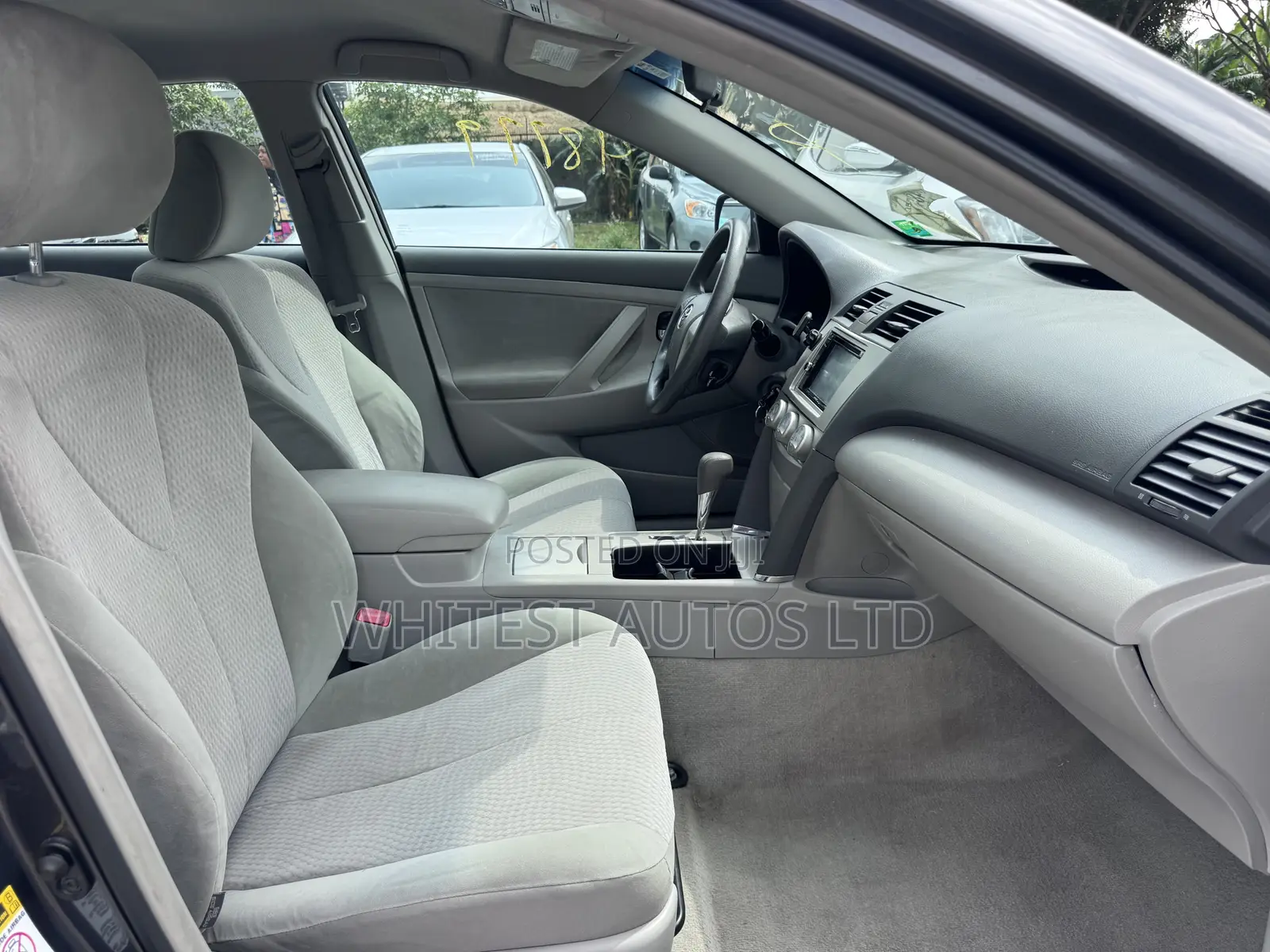 Toyota Camry LE 4dr Sedan (2.5L 4cyl 6AM) 2010 Gray