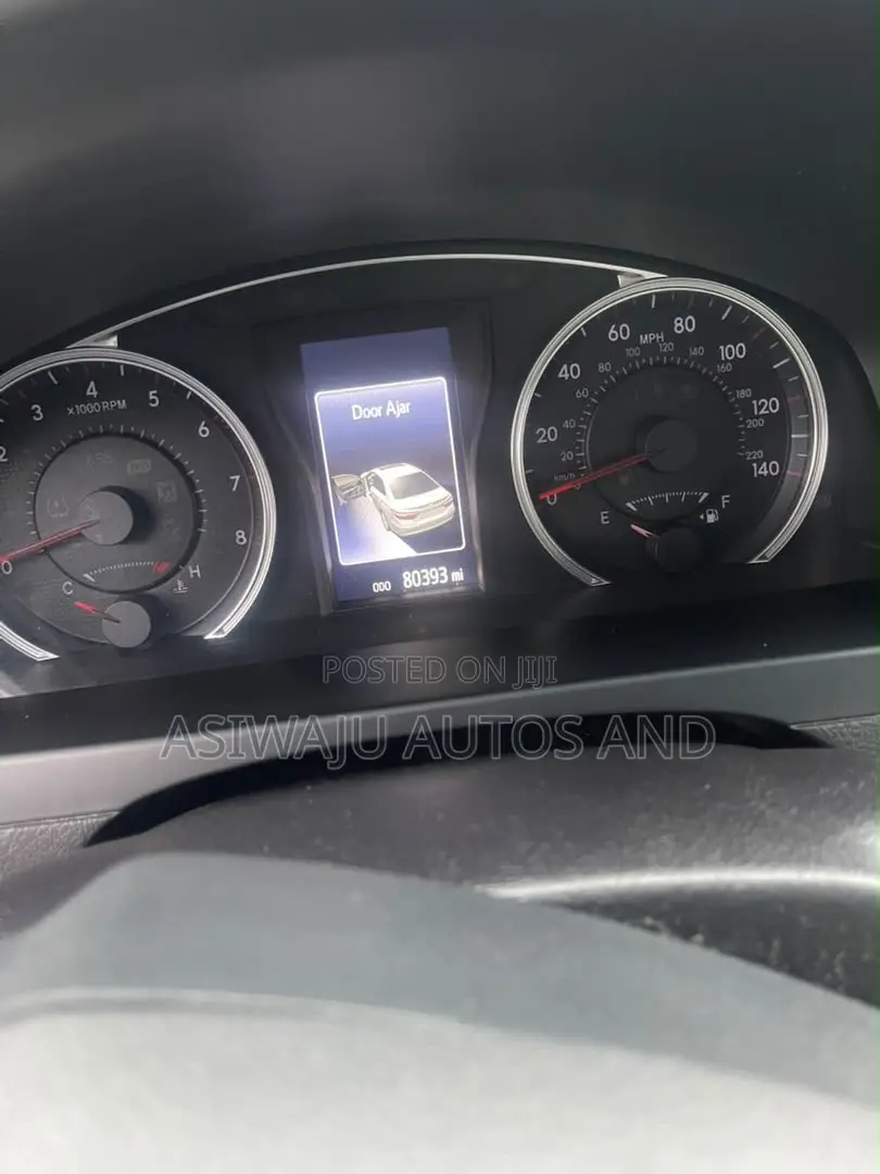 Toyota Camry SE 4dr Sedan (2.5L 4cyl 6A) 2017 Gray