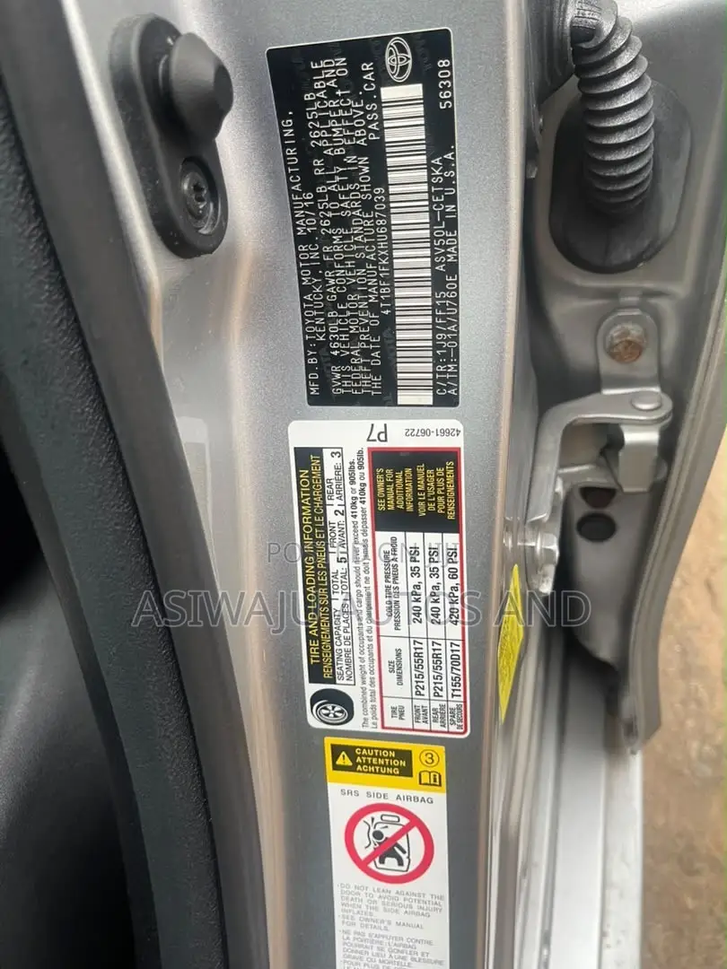 Toyota Camry SE 4dr Sedan (2.5L 4cyl 6A) 2017 Gray