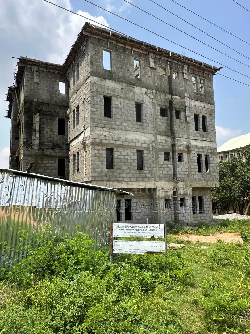3bdrm Apartment in Life Camp for sale