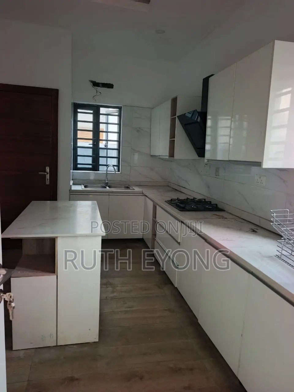 4bdrm Duplex in Lekki Phase 1 for rent