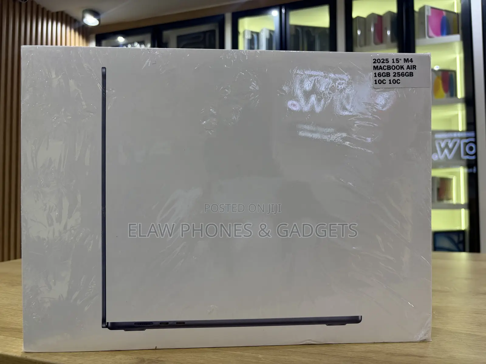 New Laptop Apple MacBook Air 2025 M4 16GB Apple M4 SSD 256GB