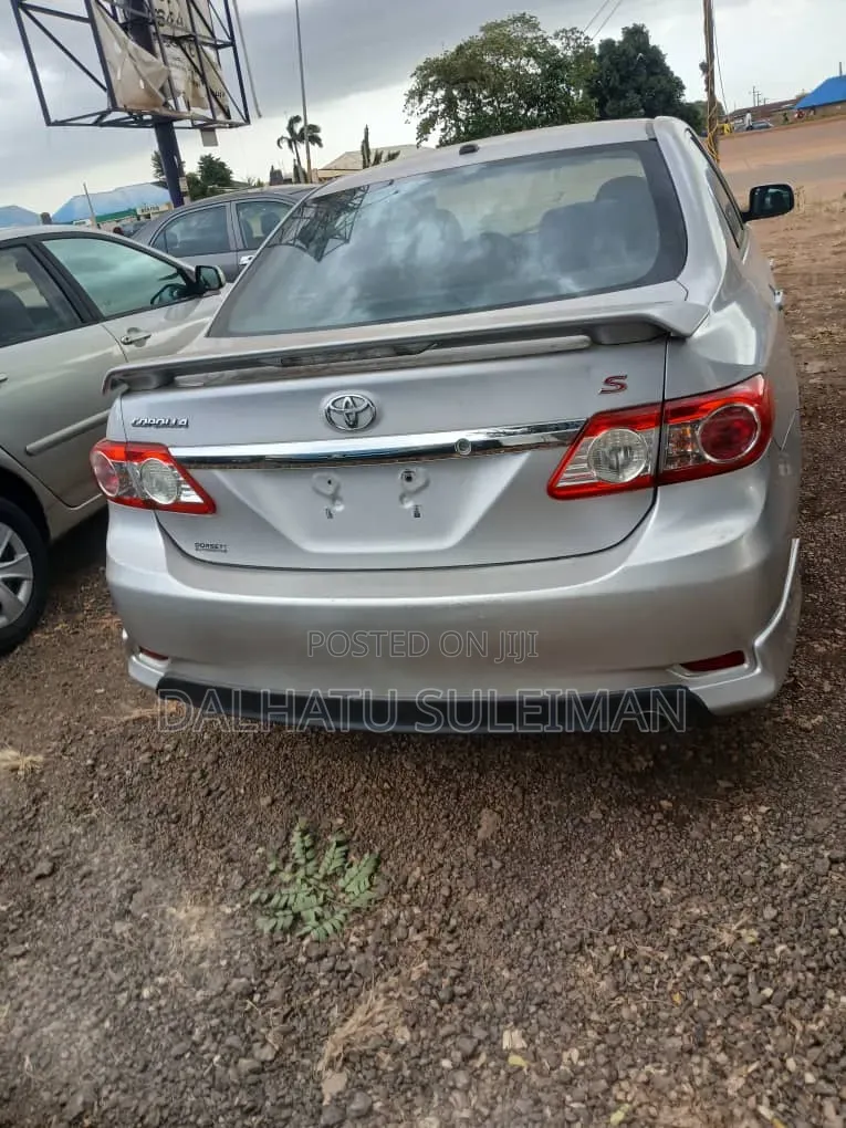 Toyota Corolla 2012 Silver
