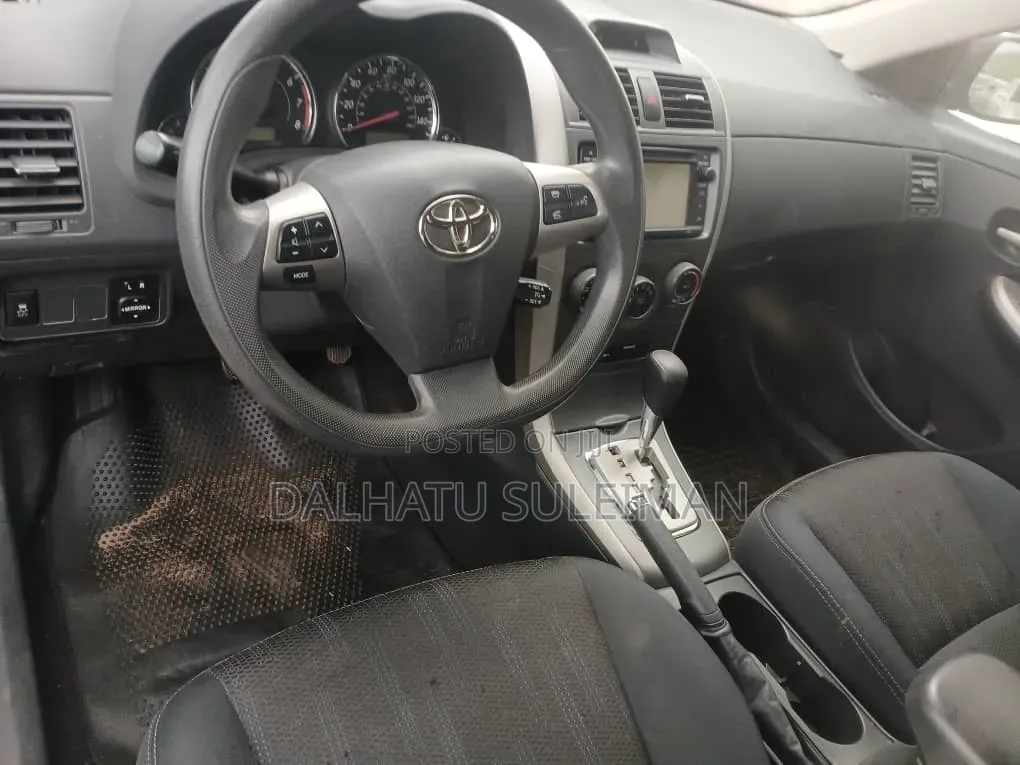 Toyota Corolla 2012 Silver