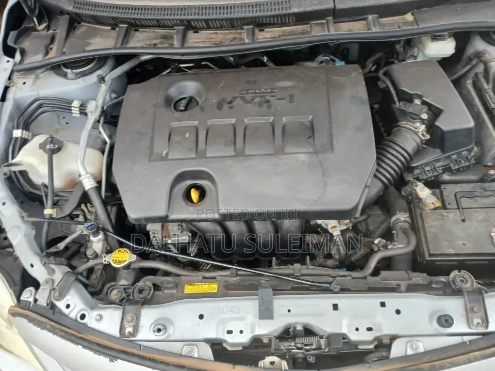 Toyota Corolla 2012 Silver