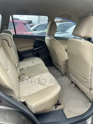 Toyota RAV4 2.5 2011 Brown
