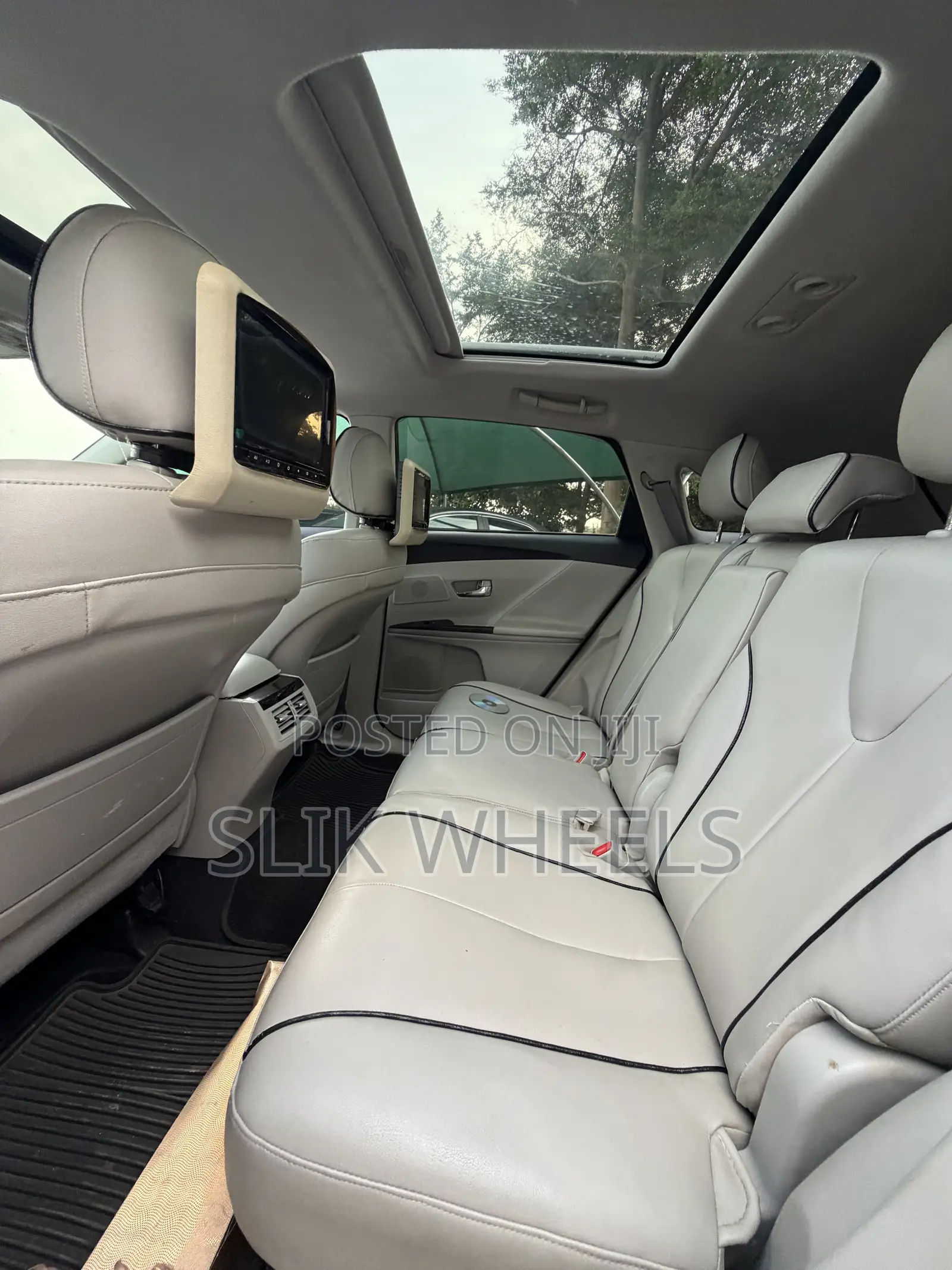 Toyota Venza AWD 2010 Gray